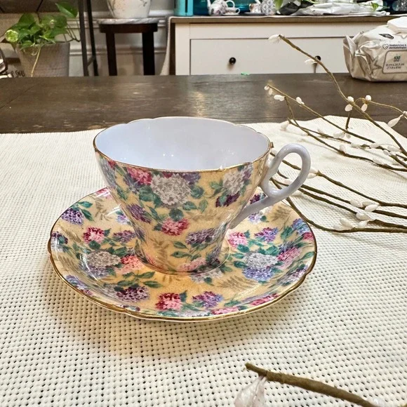 Shelley Summer Glory Yellow Floral Tea Cup and Saucer with Gold Trims Vintage - Picture 3 of 10